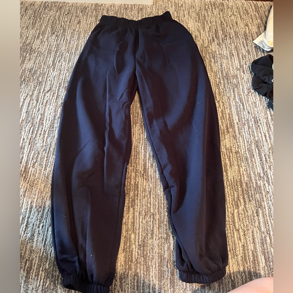navy amazon sweats!